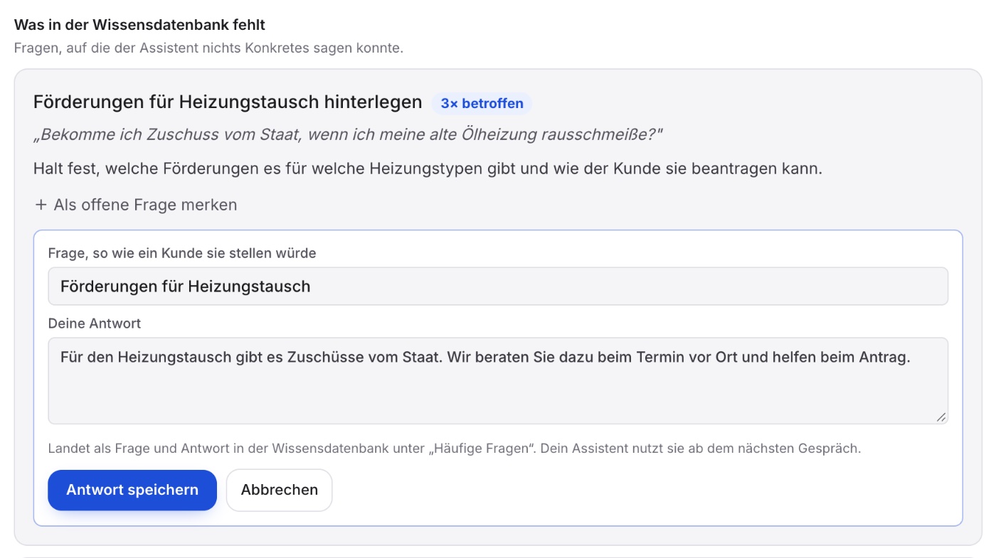 Die Lücke „Förderungen für Heizungstausch hinterlegen“ mit offenem Feld: Frage „Förderungen für Heizungstausch“, darunter die Antwort, unten „Antwort speichern“.
