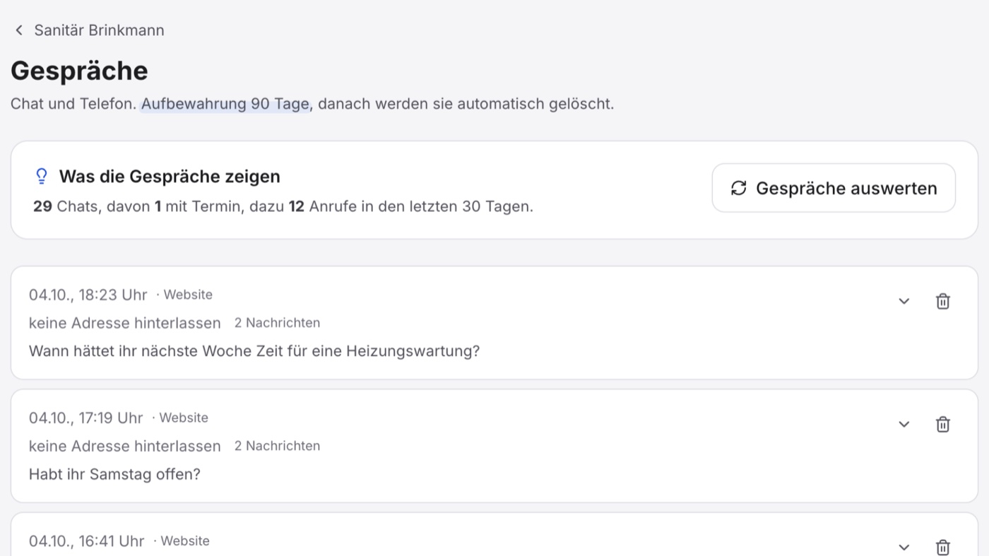 Die Seite „Gespräche“ mit „Chat und Telefon. Aufbewahrung 90 Tage …“, darunter der Kasten „Was die Gespräche zeigen“ und die Gespräche mit Datum, rechts je Pfeil und Papierkorb.