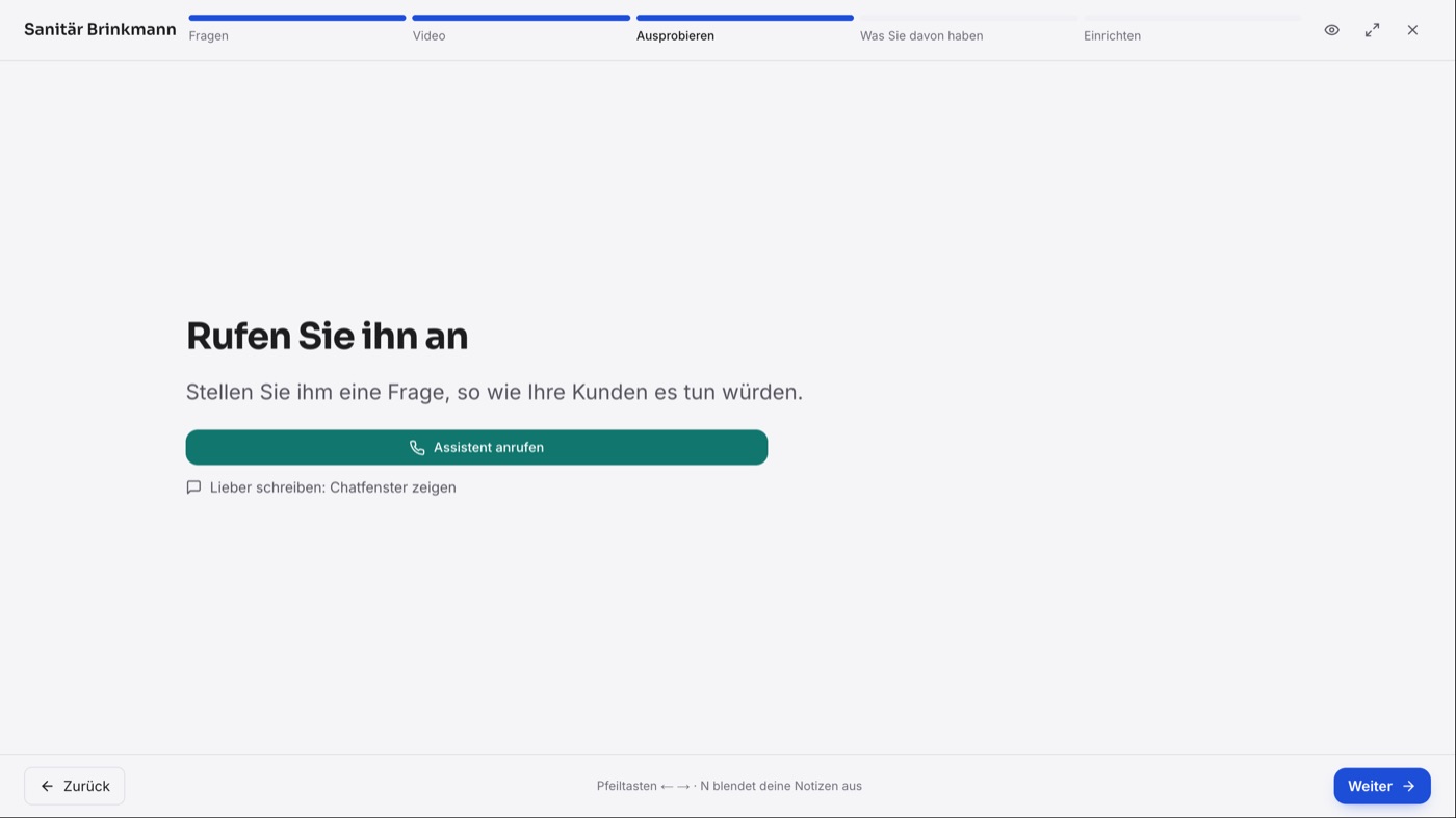 Der dritte Schritt „Rufen Sie ihn an“ mit dem Knopf „Assistent anrufen“ und „Lieber schreiben: Chatfenster zeigen“.
